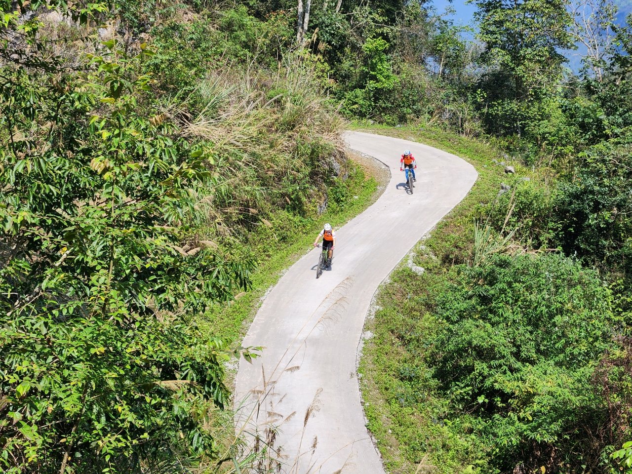 7-Day Cycling Expedition: Mong Cai to Cao Bang & Ban Gioc Waterfall